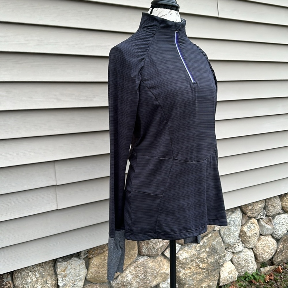 MONDETTA 1/4 Zip Long Sleeve Ruched Shoulder Sweat Wicking Top Striped Charcoal